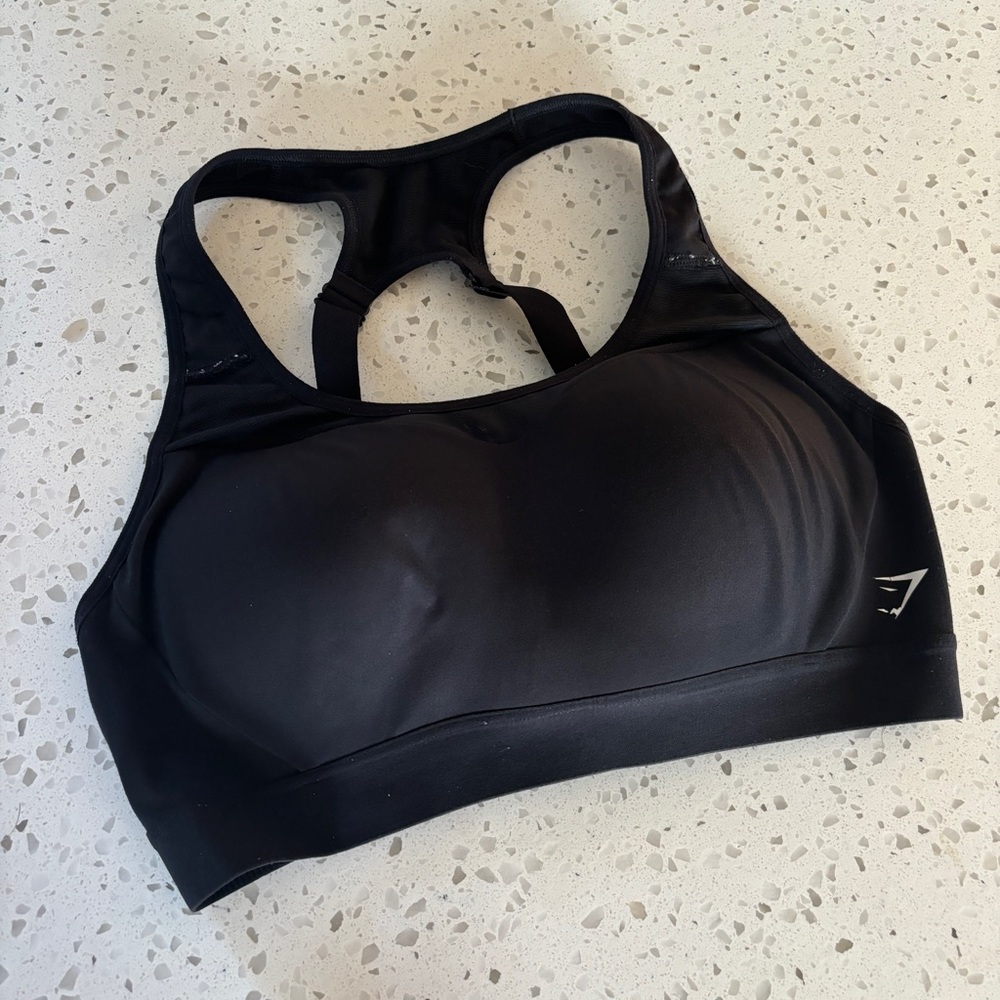 SOLD Gymshark high impact black running bra size medium good condition
